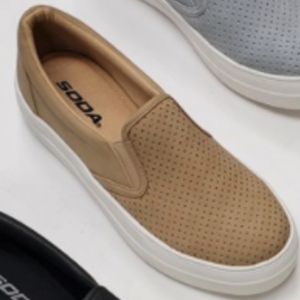 NWT Croft Soda Shoe SZ 7.5 Nude